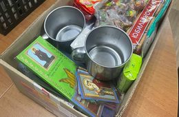 Читательница «Вечорки» передала бойцам СВО большую посылку