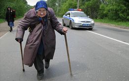 Сельский криминал: 87-летняя бабушка из Акши дала отпор грабительнице, укравшей у нее постельное белье