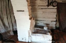 ​Пенсионерка из Дарасуна сравнивает свое жилье с собачьей конурой