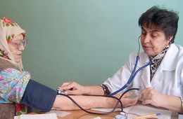 От уплаты подоходного налога хотят освободить сельских врачей