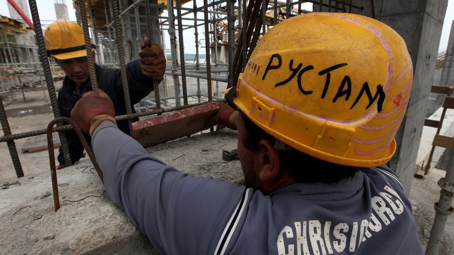 В России зарплаты разнорабочих выросли из-за дефицита мигрантов