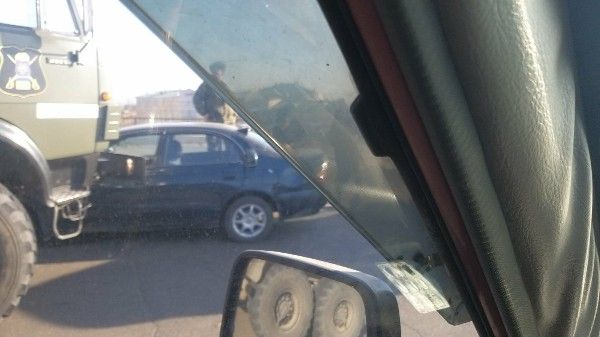 Пробка из-за ДТП с военным грузовиком образовалась на мосту в Чите