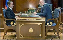 Медведев похвалил Ильковского в честь дня его рождения