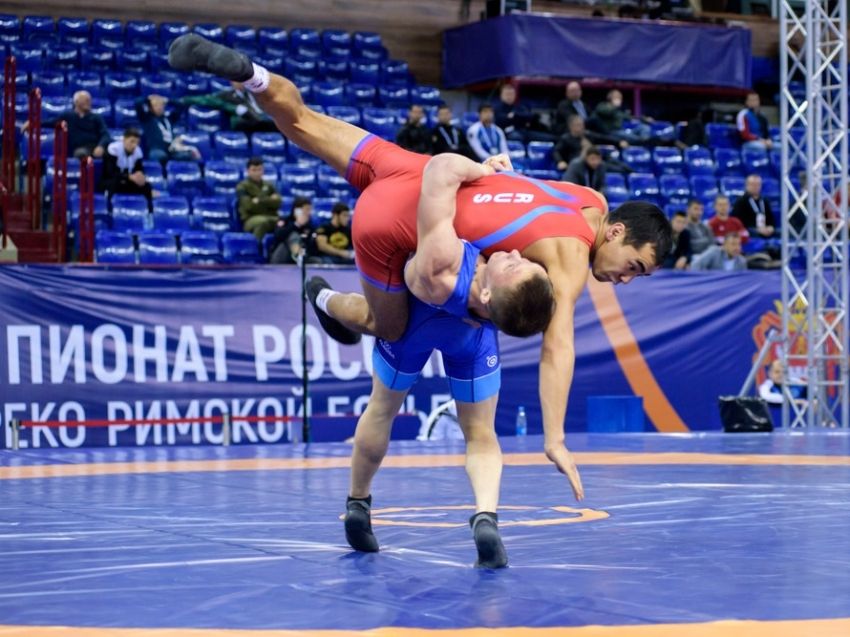 Уроженцы Забайкалья завоевали золото и серебро Чемпионата России по греко-римской борьбе