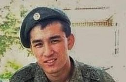 Его вспоминают дома, о нем говорят на войне