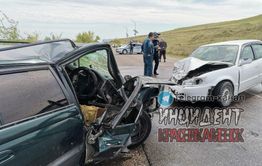 Двух детей и двух взрослых госпитализировали после ДТП в Краснокаменске. Один ребенок в реанимации
