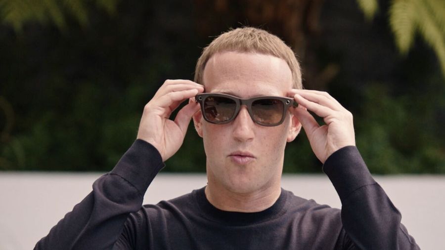 Сотрудники ФСБ России отнесли «умные» очки Facebook  к шпионским устройствам