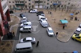  Мужчина удерживает ребенка в заложниках в одном из домов Читы 