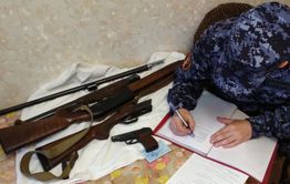 Полицейский из Забайкалья продавал изъятое оружие. Его будут судить