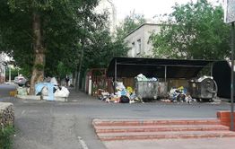 ​В Чите детсад № 53 заваливают бытовым мусором