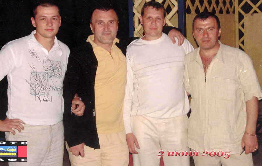 ​Вор Тахи и его соратник Джоник знакомятся с очередным уголовным делом в СИЗО Читы