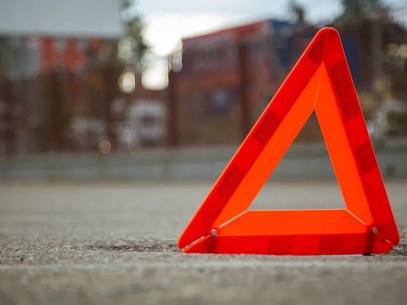 В тройном ДТП в Чите погиб водитель, пострадала несовершеннолетняя девочка