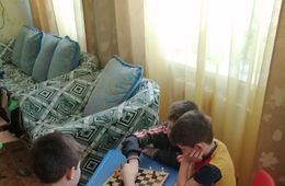 ​Дети, найденные в заброшенном доме на Острове в Чите, после карантина готовы приступить к занятиям в школе