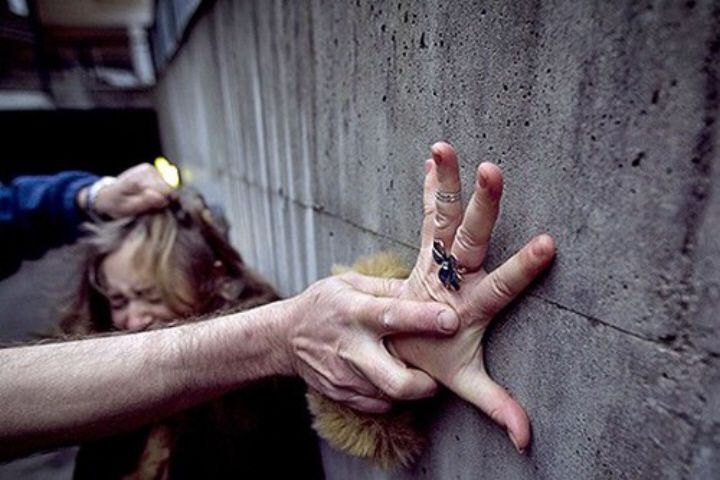 ​В Краснокаменске задержали подозреваемого в изнасиловании 16-летней девушки