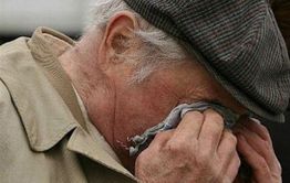 В Чите мужчина избил 72-летнего пенсионера и украл у него 10 тыс. рублей