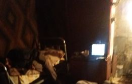 Власти через суд потребуют выселения мужчины, который подселил бомжей в муниципальную квартиру в Чите. Ранее бомжи чуть не сожгли дом.