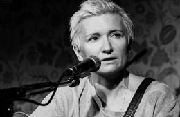 «Почему наш город принимает предательницу?», — жители Читы возмущены концертом Арбениной