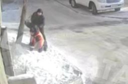 Экс-полицейскому, который избил тяжелобольного дворника, запретили выходить из дома 