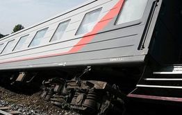 ​Пустой пассажирский вагон сошел с рельсов в Забайкалье