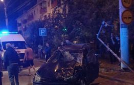 Жёсткое ДТП с такси произошло ночью в Чите