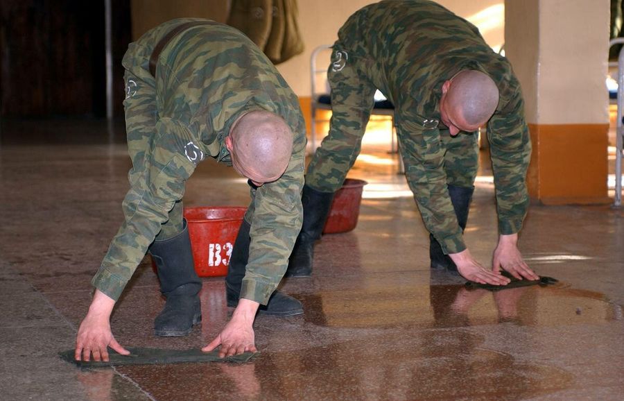 ЕСПЧ взыскал 20 тысяч евро в пользу жительницы Забайкалья, сын которой покончил с собой из-за дедовщины в армии