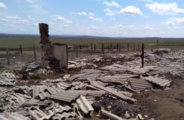 90 человек спасали село Улан-Цацык от степных пожаров
