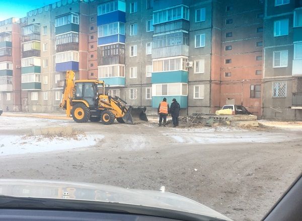 Более трех недель ТГК-14 не дает тепло и горячую воду в три дома на улице Трактовая