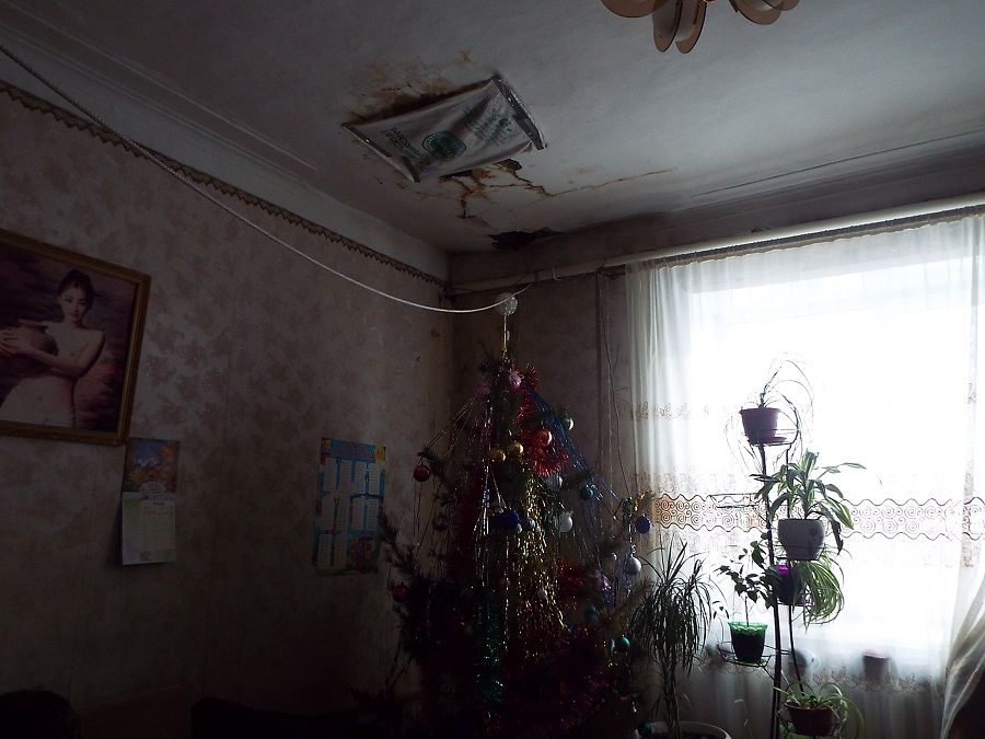 В Борзе на семью с детьми падает потолок