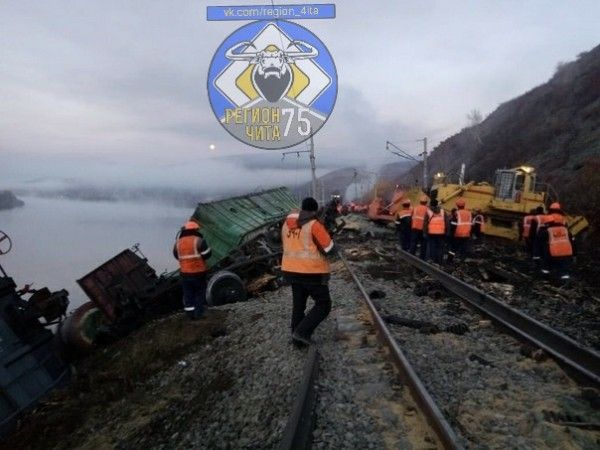 Сход 15 вагонов в Забайкалье (Фото)