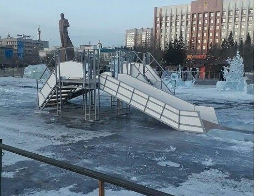 Жители Читы назвали каток на центральной площади «порнографией»