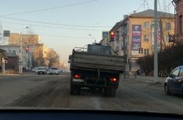 Мэрия Читы борется с пылью на дорогах города
