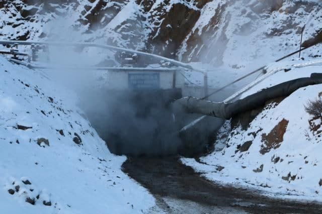Кусок горной породы обрушился на шахтера в Балейском районе 