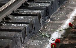 Поезд насмерть сбил мужчину в Баде
