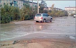 Потоки воды стекают вниз по Журавлёва