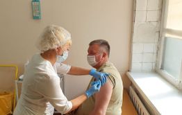 Гурулёв поставил прививку от COVID-19 (видео)