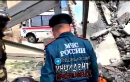 Парень из Краснокаменска, придавленный бетонной плитой, лишился ступни