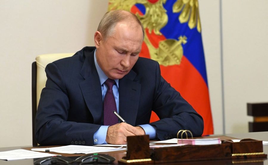 Маткапитал будет выплачиваться  только гражданам России - Путин