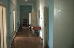 Дровянинская медицина с протянутой рукой.