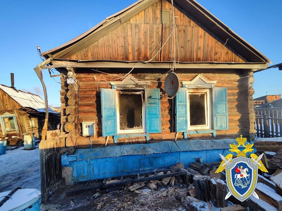 Ребенок и трое взрослых погибли на пожаре в поселке Карымское