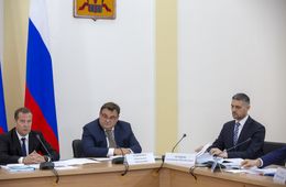 Медведев в дыму сибирских пожаров