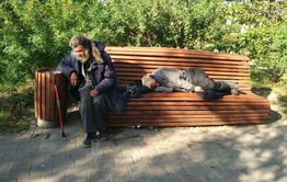 ​Экс-чиновник администрации губернатора попросил очистить площадь Декабристов от бомжей