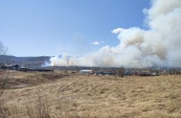 Пожар на Молоковке. Под угрозой два дачных кооператива.