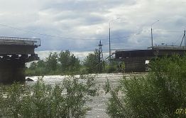 Каштакский мост все же рухнул (фото)