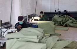Осужденные ИК-5 изготавливают укрывные чехлы, брезенты и пологи для СВО в Забайкалье