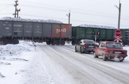 Автомобиль столкнулся с грузовым поездом в Хилокском районе. Пострадавших нет