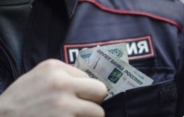 В Забайкалье предприниматель попытался дать взятку полицейскому за покровительство