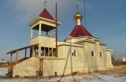 В селе Верх-Чита храм оскверняется мусором с соседней свалки