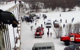 ​Уголовное дело возбуждено из-за ДТП с упавшим с моста в реку пассажирским автобусом
