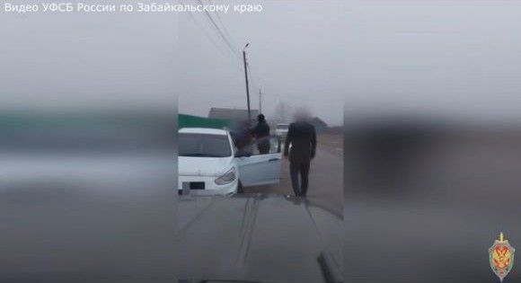 Экс-полицейский воровал и продавал оружие в Забайкалье 