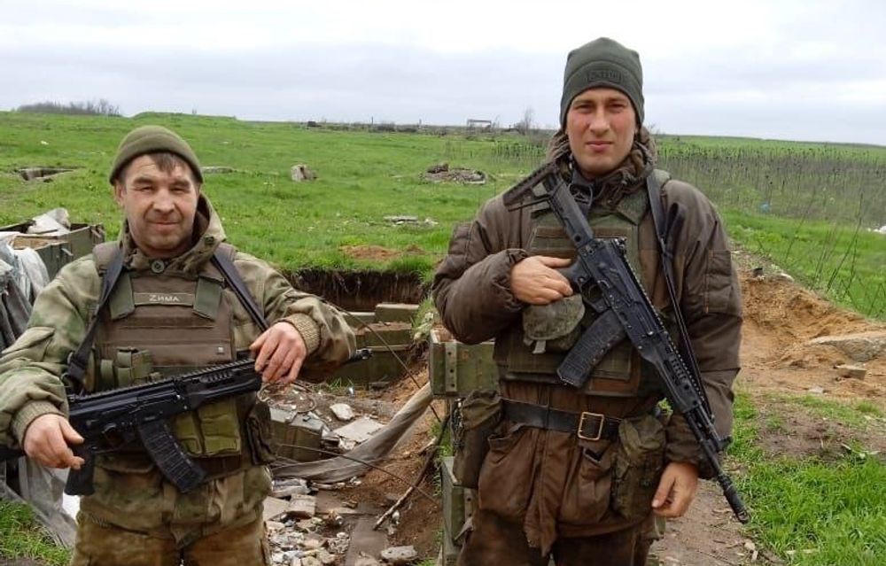 Два героя, два Кости